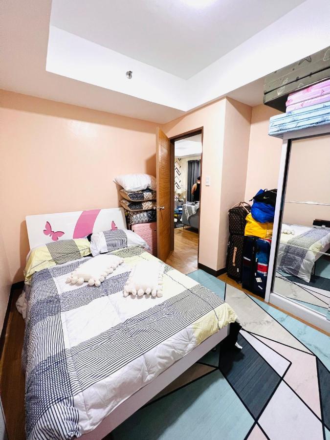 New Fully Furnished Cozy 2 Bedroom Staycation Condo Unit With Pool Cainta Exterior photo